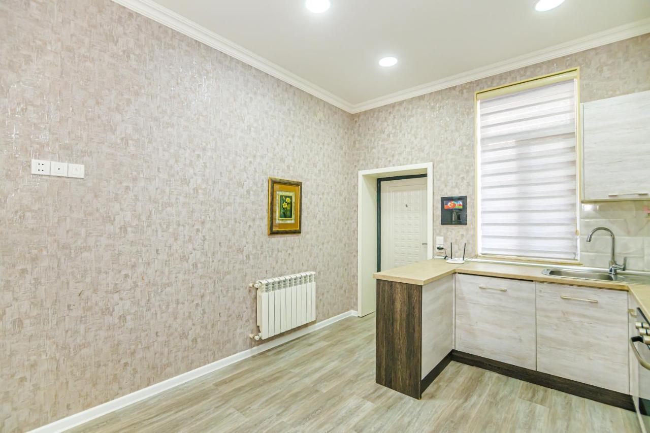 Luxury 2 Room Apartment In The Center Baky Esterno foto