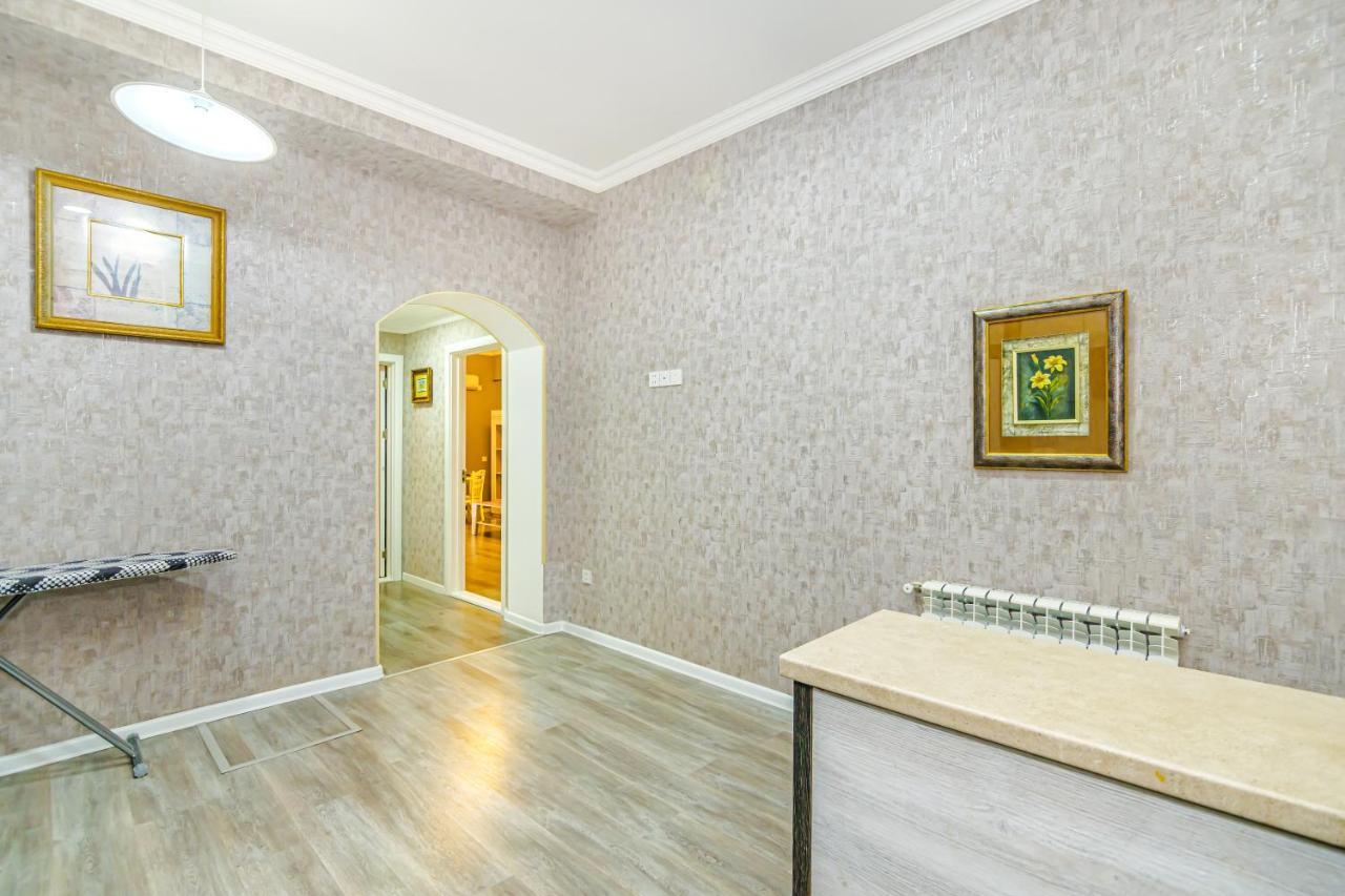 Luxury 2 Room Apartment In The Center Baky Esterno foto