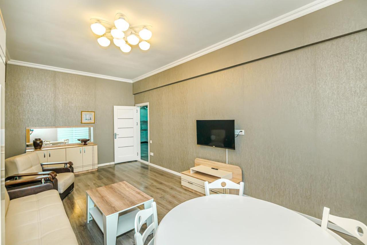 Luxury 2 Room Apartment In The Center Baky Esterno foto